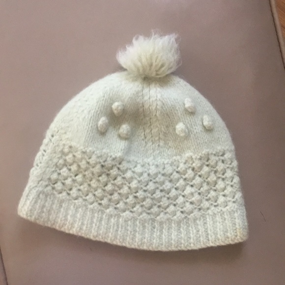 Cream color handwoven Irish wool hat with tassel - Picture 2 of 4